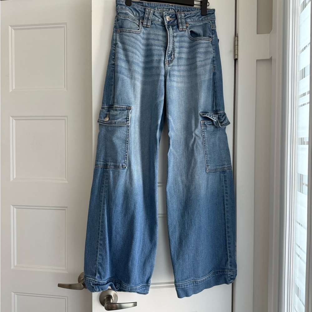 American Eagle Outfitters Light Wash Wide-Leg Cargo Jeans